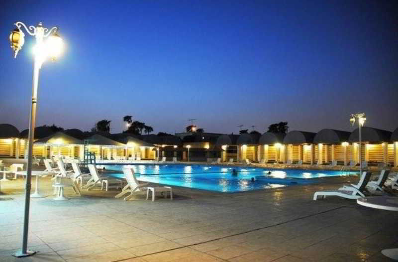 Отель Dhahran International Экстерьер фото